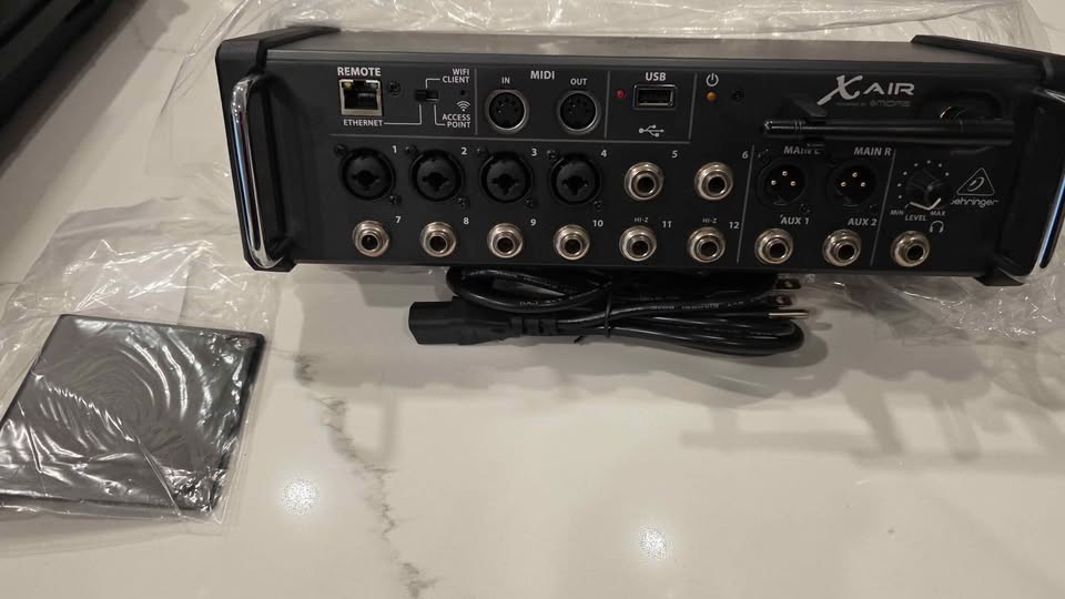 Behringer X Air XR12 12-channel Digital Mixer With All Accessories & Rackmount