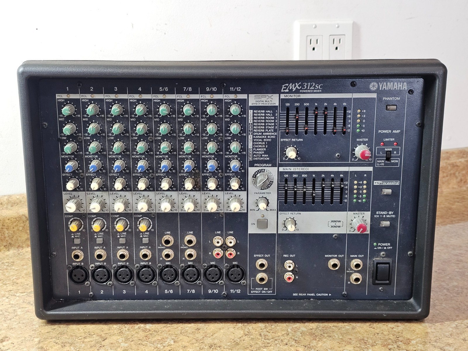 Yamaha 12-Channel PA Powered Mixer EMX312SC 300 Watt Pre-owned