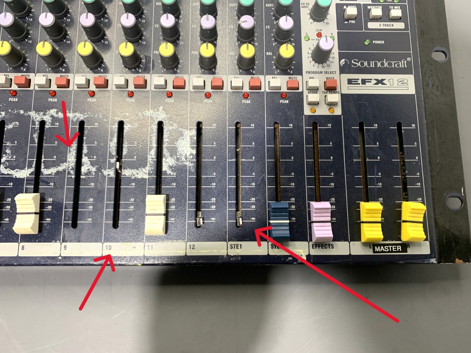 SoundCraft EFX12 12 Mono + 2 Stereo Ch Mixer w/ Lexicon Effects, Power Tested