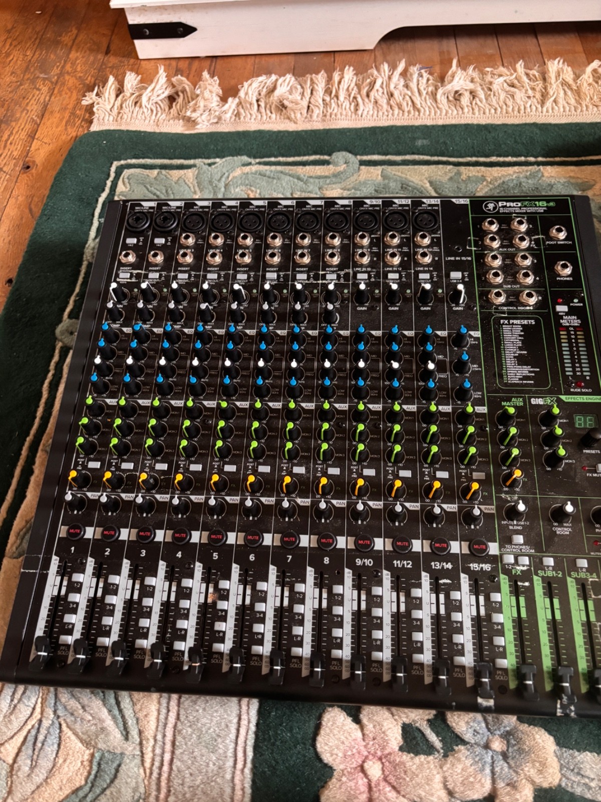 Mackie PROFX16V3 16-Channel Effects Mixer