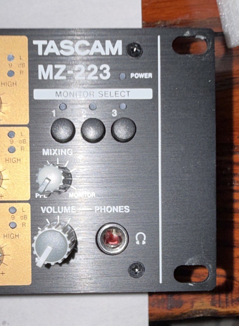 TASCAM MZ-223 Rackmount 6-Channel Analog Mixer 3-Band EQ XLR RCA 1/4″