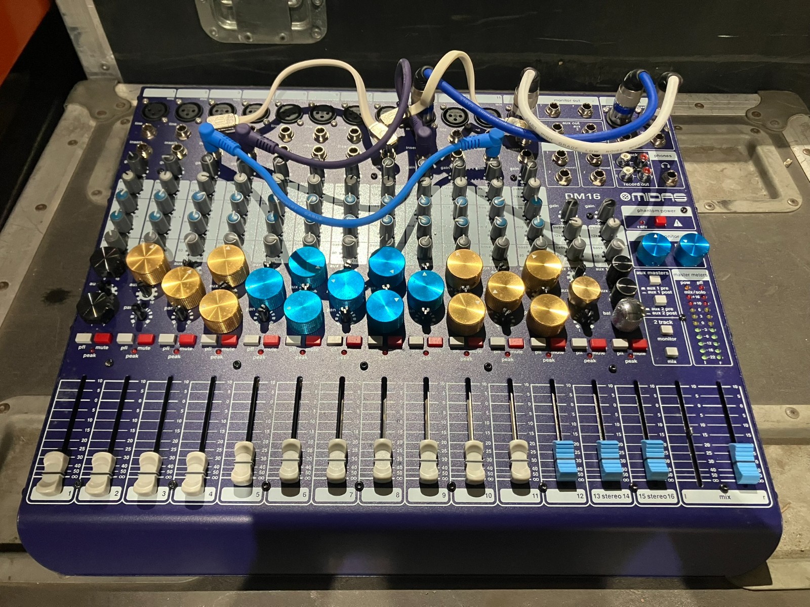 Midas DM16 16 Input Analog Live and Studio Mixer with Microphone Preamplifier