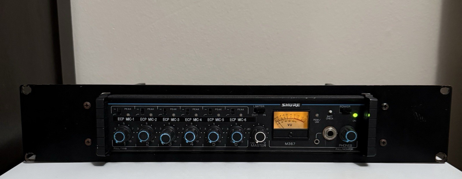 Shure M367 6-Channel Portable Analog Microphone Mixer Field Production Audio
