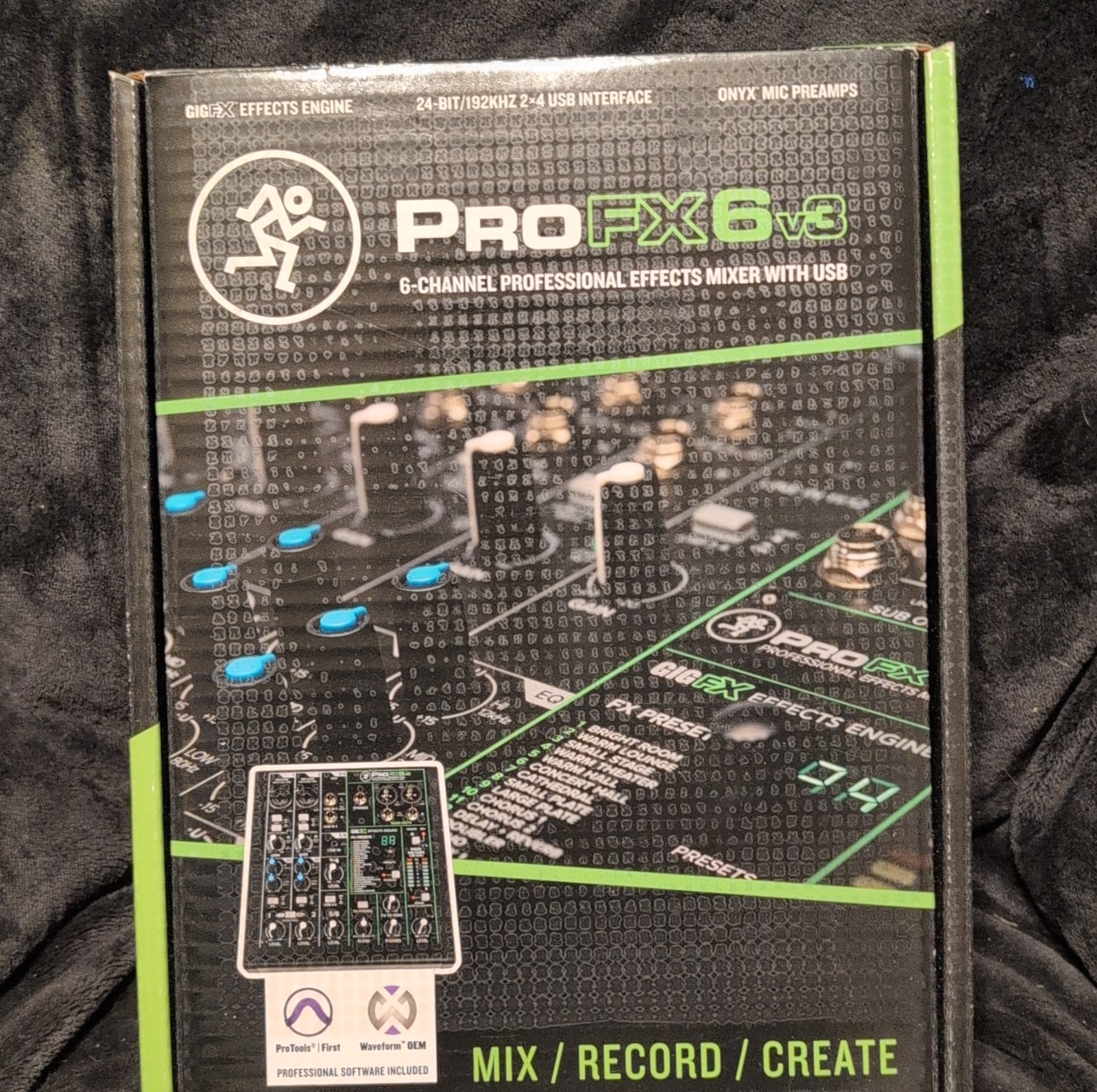 Mackie PROFX6V3 6-Channel Analog Mixer GigFX USB Onyx Mic Preamps 24-Bit