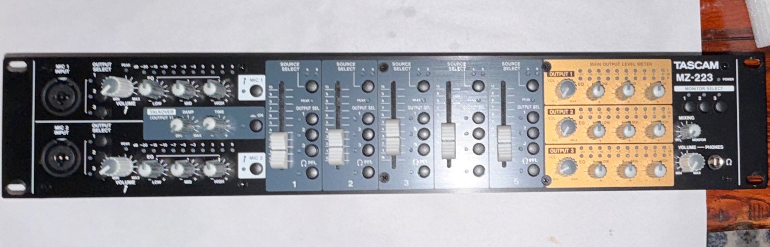 TASCAM MZ-223 Rackmount 6-Channel Analog Mixer 3-Band EQ XLR RCA 1/4″