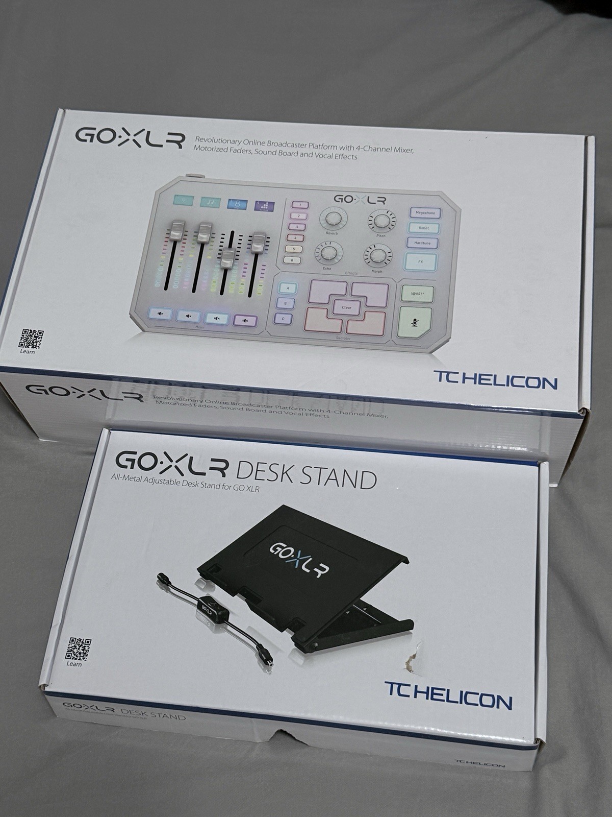 TC-Helicon GOXLR White 4-Channel USB Desktop Digital Mixer w/ Desk Stand
